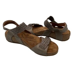 Taos Footwear Bonnie Gray Leather Sandals Size 42 Women's